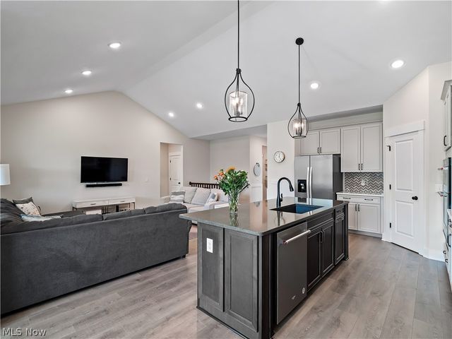 5403 Deerpath Drive, Sheffield Village, OH 44054