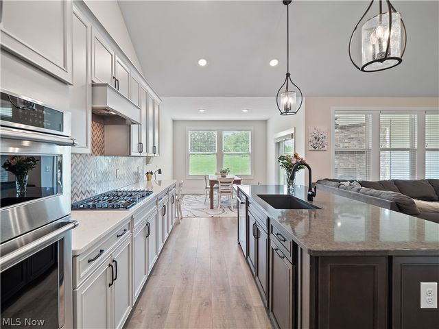 5403 Deerpath Drive, Sheffield Village, OH 44054