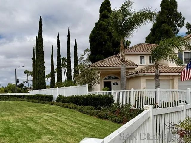 801 Mosaic Cir, Oceanside, CA 92057