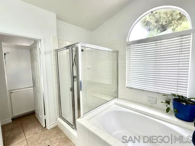 801 Mosaic Cir, Oceanside, CA 92057