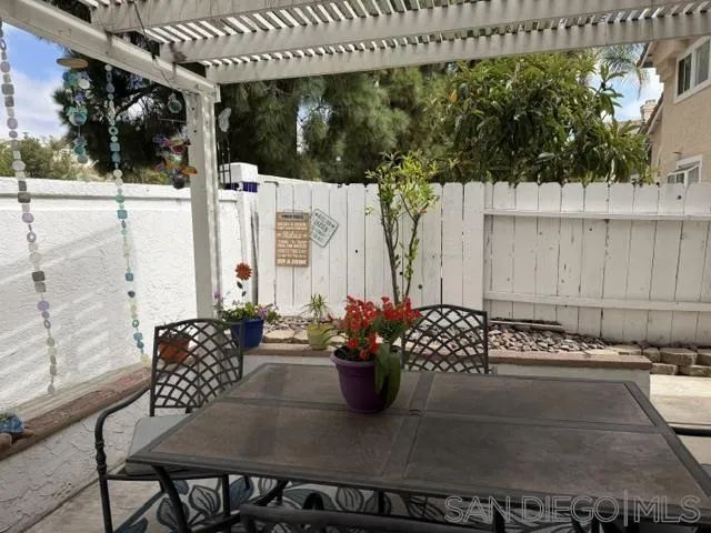 801 Mosaic Cir, Oceanside, CA 92057