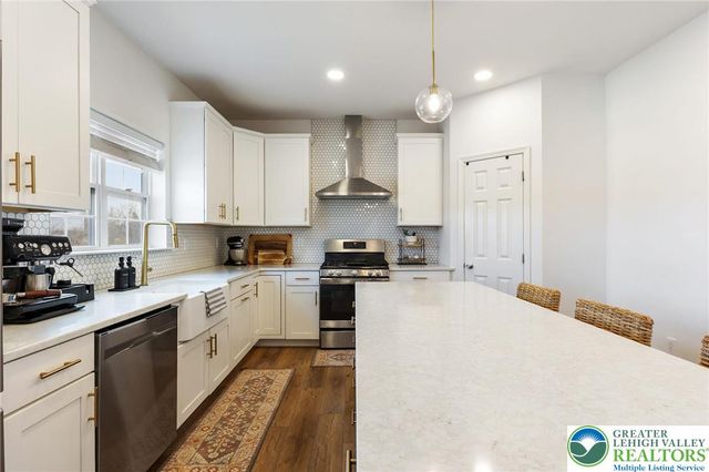 425 Chief Tatamy Street, Easton, PA 18045