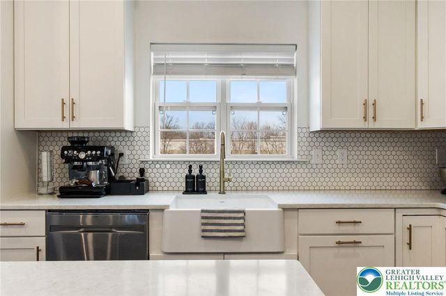 425 Chief Tatamy Street, Easton, PA 18045