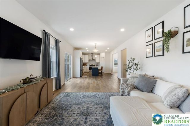 425 Chief Tatamy Street, Easton, PA 18045