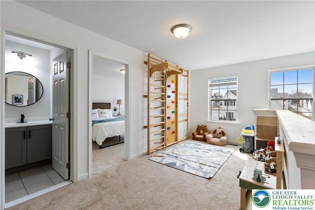 425 Chief Tatamy Street, Easton, PA 18045