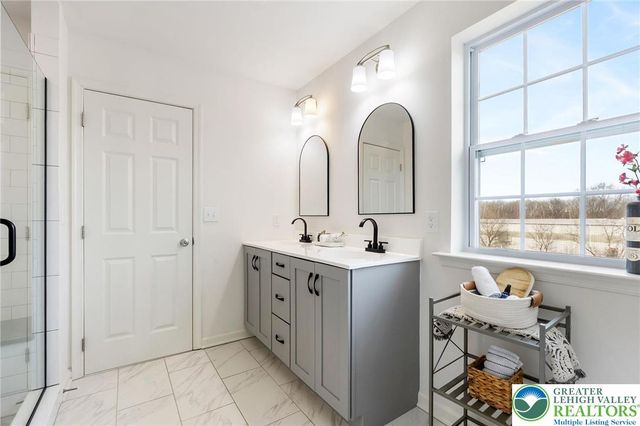 425 Chief Tatamy Street, Easton, PA 18045