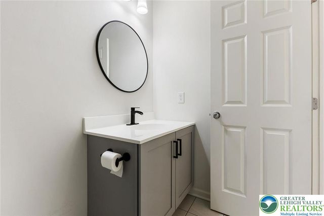 425 Chief Tatamy Street, Easton, PA 18045