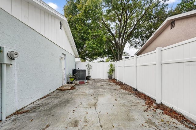 6515 SPANISH MOSS CIRCLE, Tampa, FL 33625