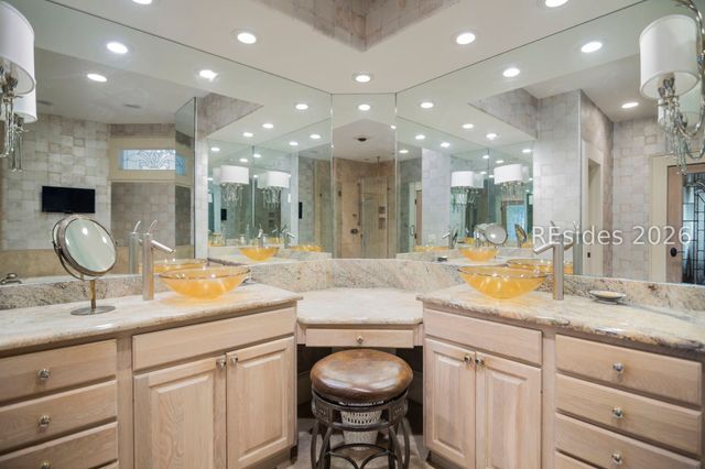 21 Pine Island Ct, Hilton Head Island, SC 29928