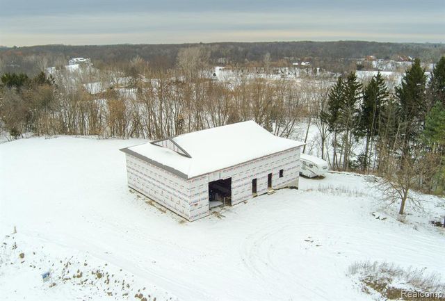 9525 Hegel Road, Goodrich, MI 48438