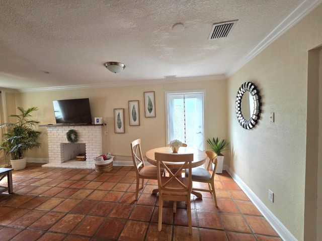 18948 SE Homewood Ave Avenue SE, Tequesta, FL 33469