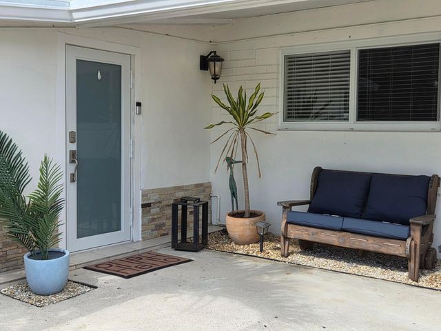 18948 SE Homewood Ave Avenue SE, Tequesta, FL 33469