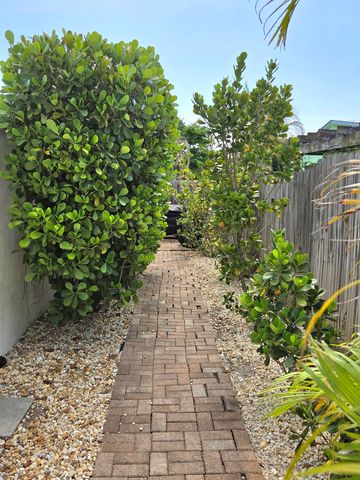 18948 SE Homewood Ave Avenue SE, Tequesta, FL 33469