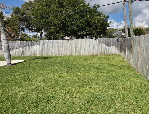 18948 SE Homewood Ave Avenue SE, Tequesta, FL 33469