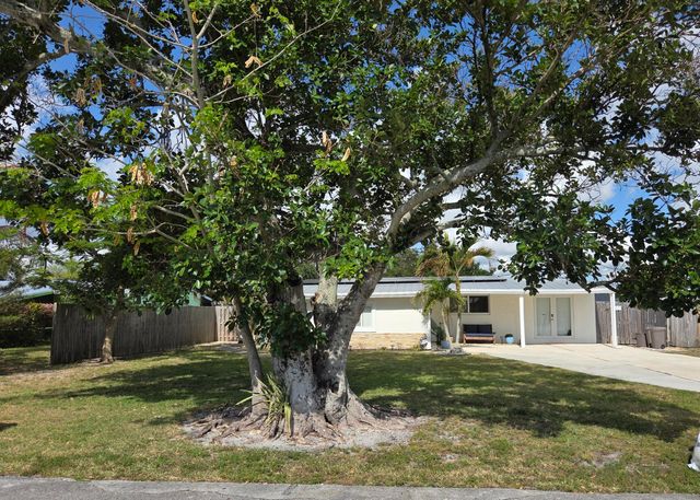 18948 SE Homewood Ave Avenue SE, Tequesta, FL 33469