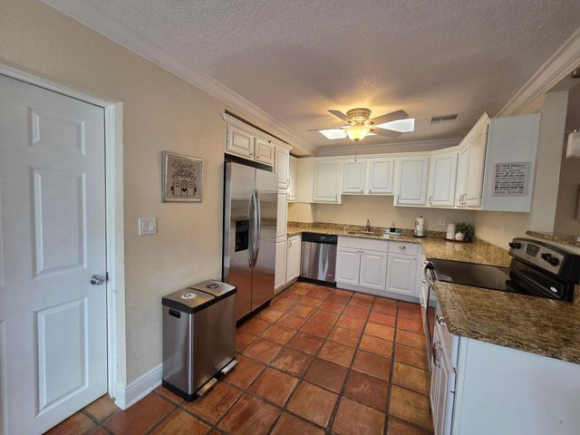 18948 SE Homewood Ave Avenue SE, Tequesta, FL 33469