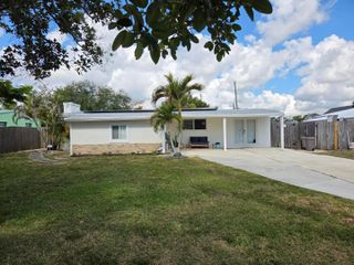 18948 SE Homewood Ave Avenue SE, Tequesta, FL 33469