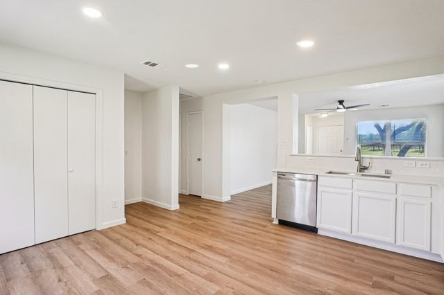 3920 Gray Oak Place, Dallas, TX 75212