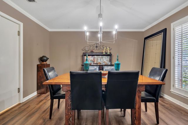 2011 E Warwick, Longview, TX 75601