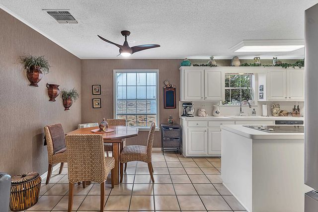 2011 E Warwick, Longview, TX 75601