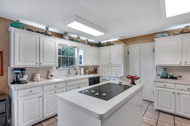 2011 E Warwick, Longview, TX 75601