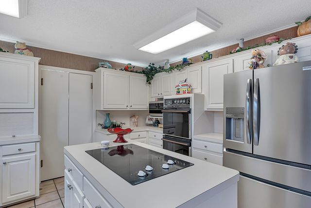 2011 E Warwick, Longview, TX 75601