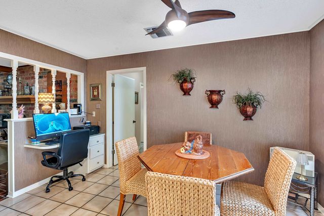 2011 E Warwick, Longview, TX 75601