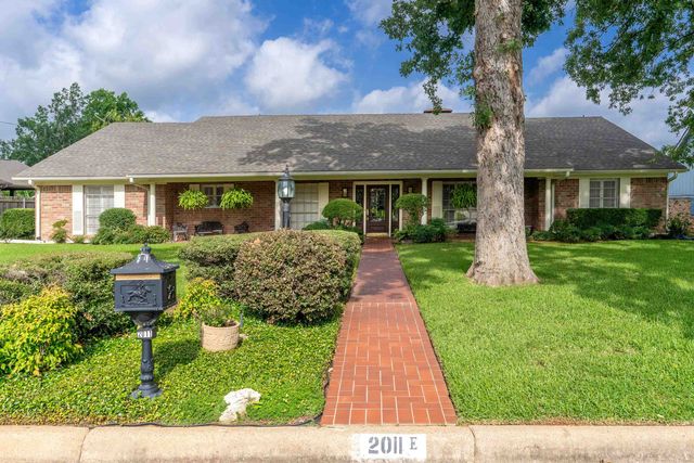 2011 E Warwick, Longview, TX 75601