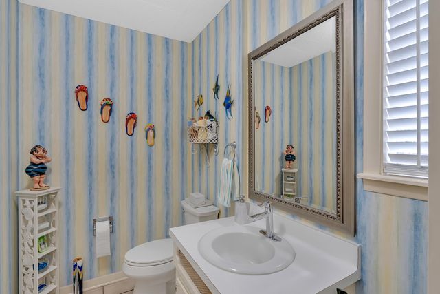 2011 E Warwick, Longview, TX 75601