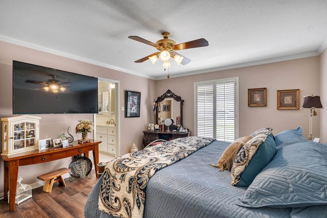 2011 E Warwick, Longview, TX 75601