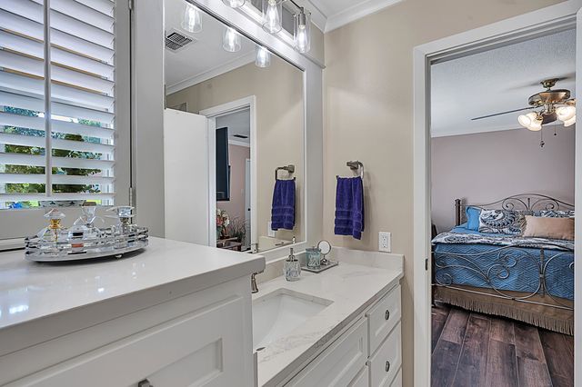 2011 E Warwick, Longview, TX 75601
