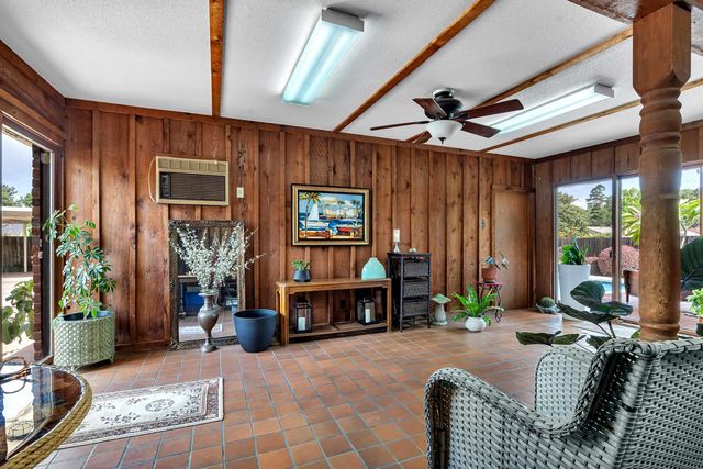 2011 E Warwick, Longview, TX 75601