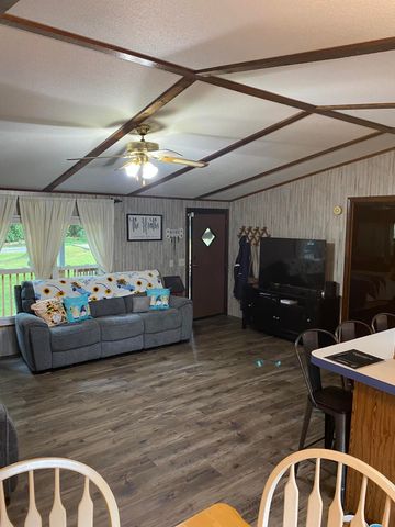 1280 Stonegate Drive, Burnside, KY 42519