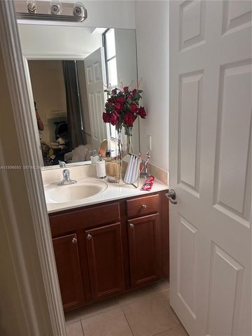 8867 W 35th Way, Hialeah, FL 33018