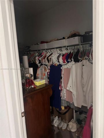 8867 W 35th Way, Hialeah, FL 33018