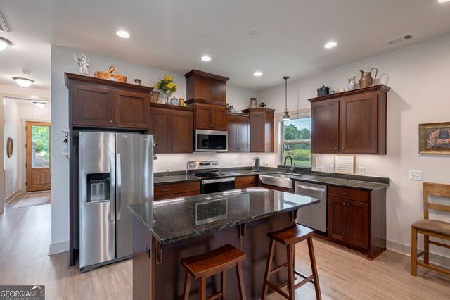 1364 Old Bishop Road, Bishop, GA 30621