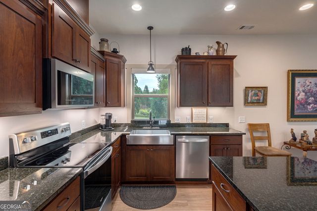 1364 Old Bishop Road, Bishop, GA 30621