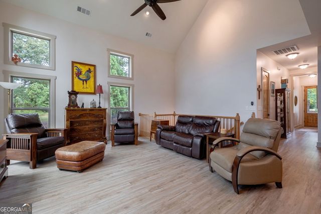 1364 Old Bishop Road, Bishop, GA 30621