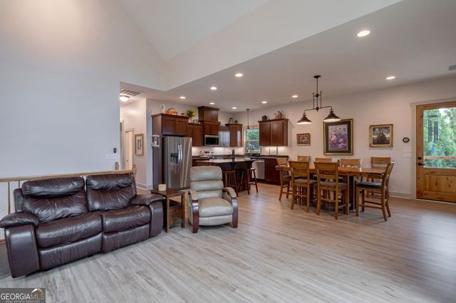 1364 Old Bishop Road, Bishop, GA 30621