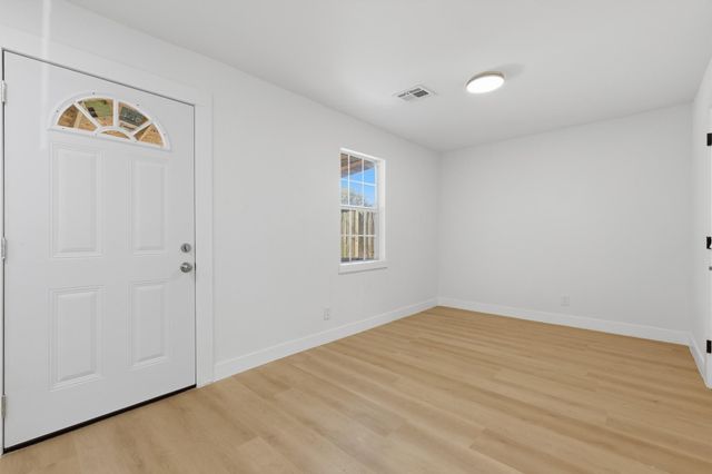 2716 Windsor Lane, Pasadena, TX 77506