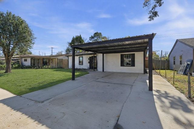 2716 Windsor Lane, Pasadena, TX 77506