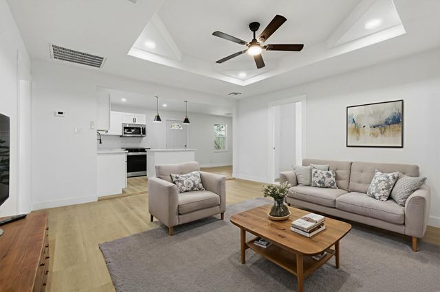 2716 Windsor Lane, Pasadena, TX 77506