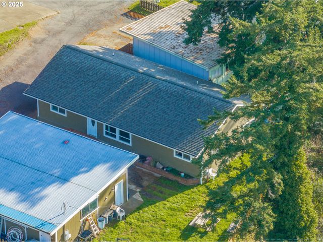 2579 PONY CREEK Rd, North Bend, OR 97459