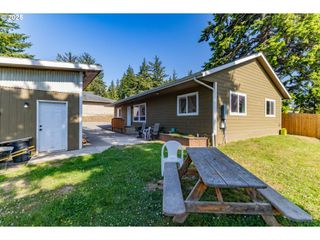 2579 PONY CREEK Rd, North Bend, OR 97459