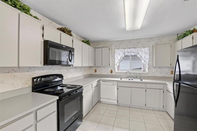 7041 SILVERMILL DRIVE, Tampa, FL 33635