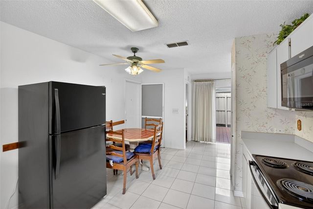 7041 SILVERMILL DRIVE, Tampa, FL 33635