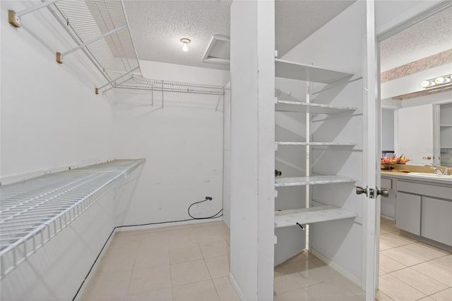 7041 SILVERMILL DRIVE, Tampa, FL 33635