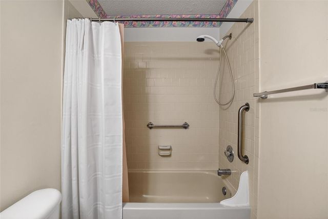 7041 SILVERMILL DRIVE, Tampa, FL 33635