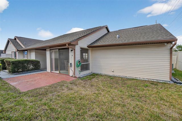 7041 SILVERMILL DRIVE, Tampa, FL 33635