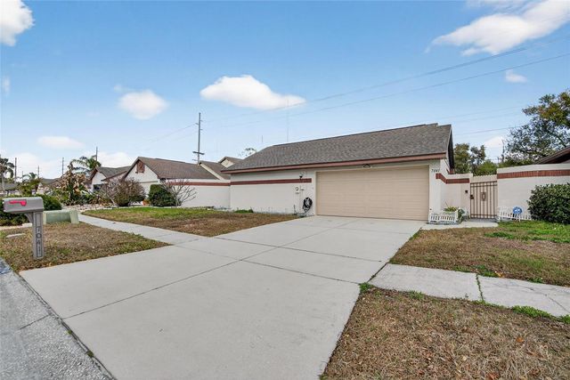 7041 SILVERMILL DRIVE, Tampa, FL 33635